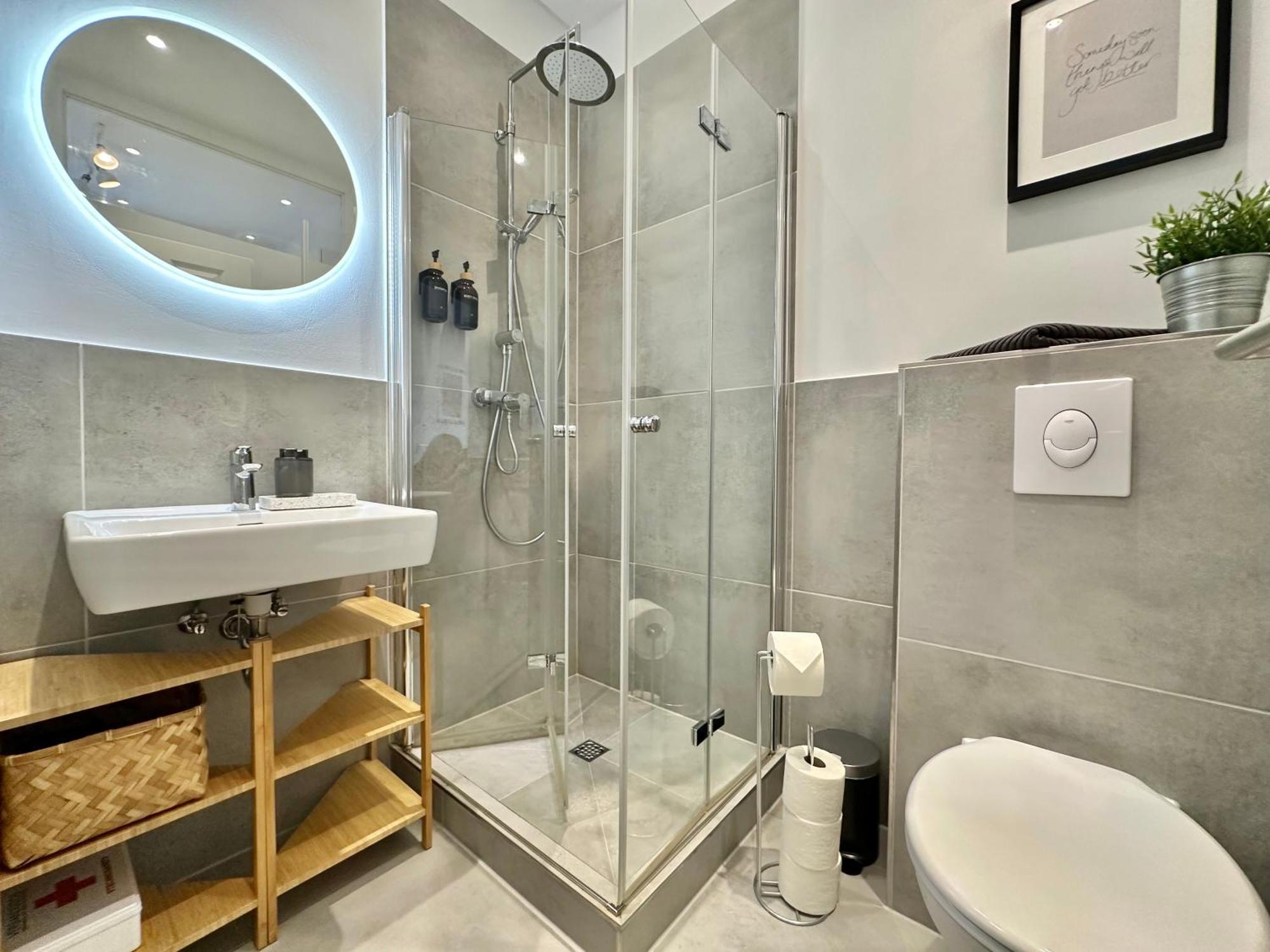 250M Rhine - Quiet Appartement Near Centralstation- Secretplace-K-111-S Koblenz  Exterior photo